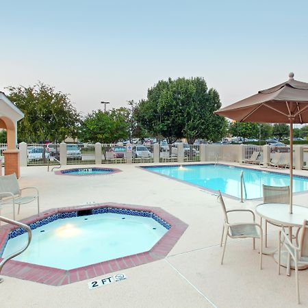 Holiday Inn Express Hotel And Suites Dfw-Grapevine By Ihg Extérieur photo
