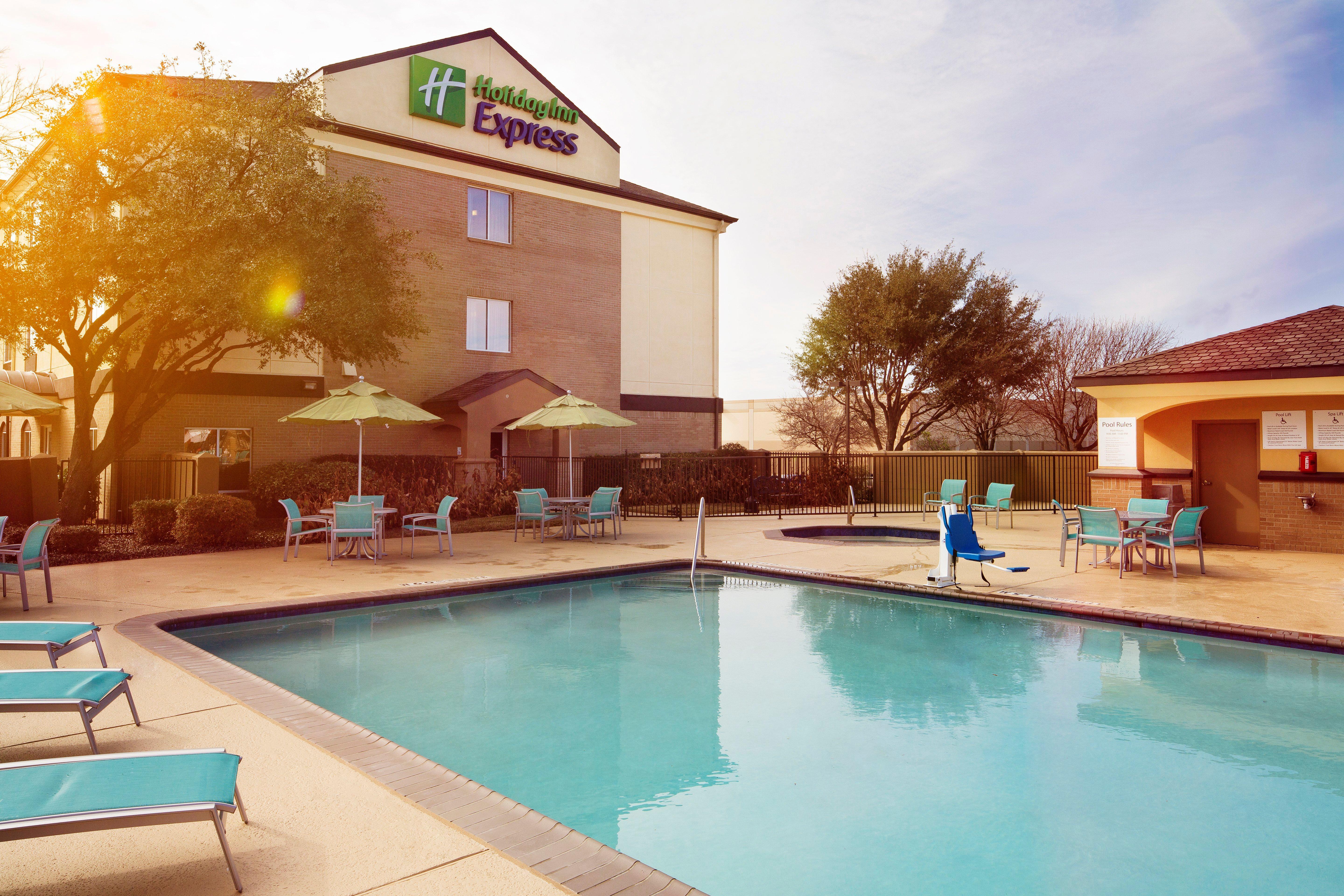 Holiday Inn Express Hotel And Suites Dfw-Grapevine By Ihg Extérieur photo