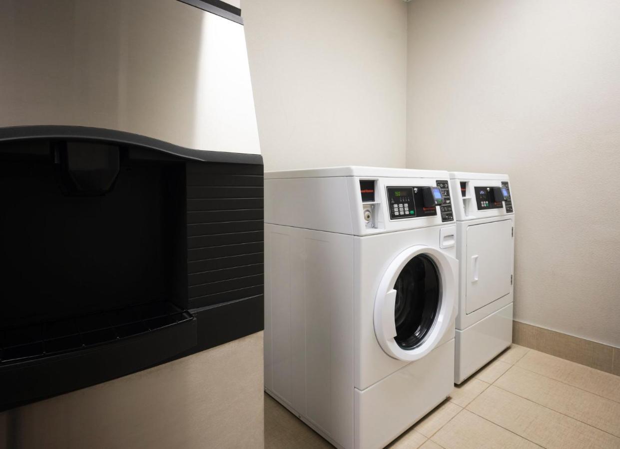 Holiday Inn Express Hotel And Suites Dfw-Grapevine By Ihg Extérieur photo